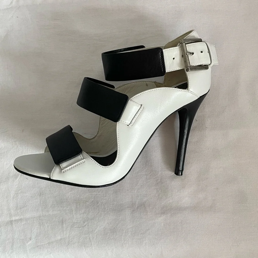 SOLD- Alexander McQueen Heels - Picture 2 of 10